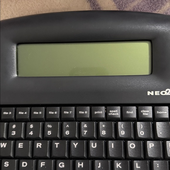 Neo2 AlphaSmart Keyboard - Picture 8 of 14
